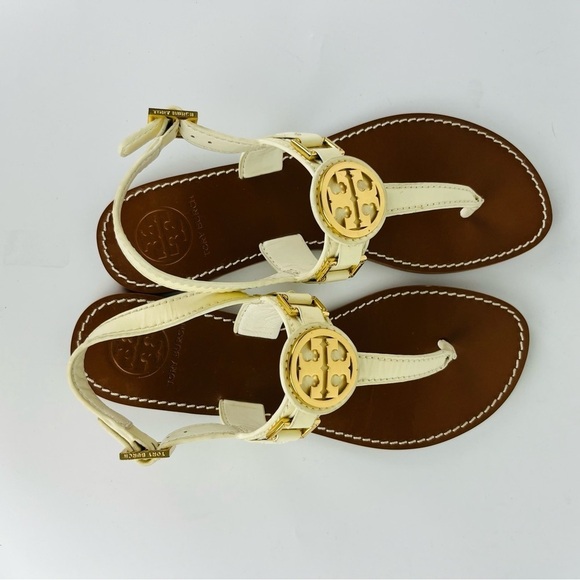 Tory Burch White Patent Leather Flat Sandals With Gold Hardware - Picture 9 of 9